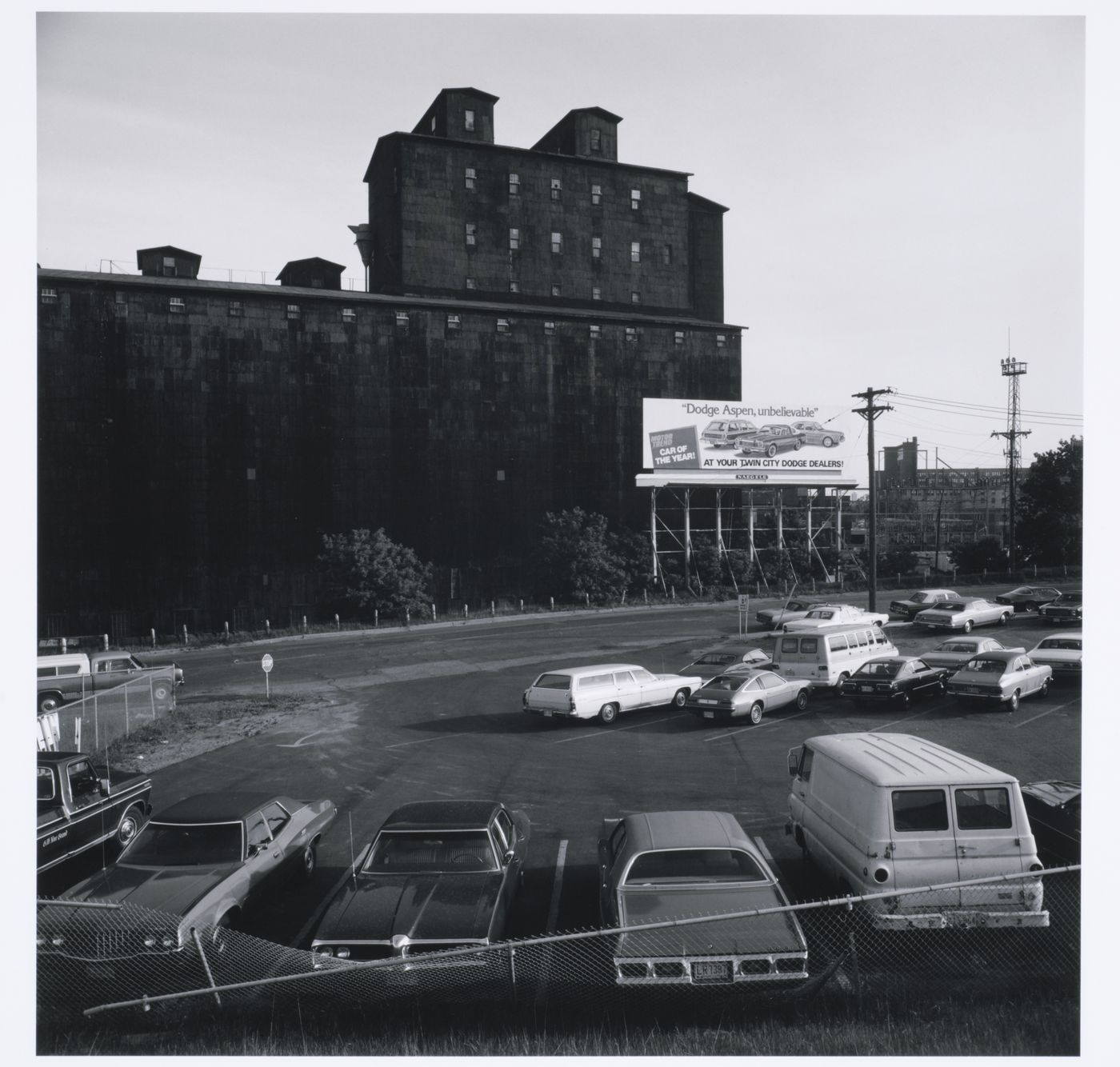 Burlington Northern elevator (demolished 1977) - Minneapolis, Minn. 1976