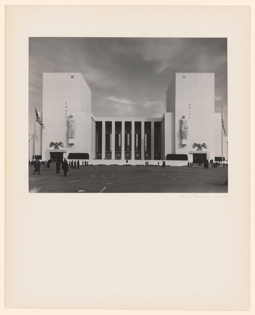 New York World's Fair (1939-1940): Frontal View of the United States (Federal) Building