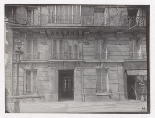 Construction of the Paris Metro, view of a building, Paris, France