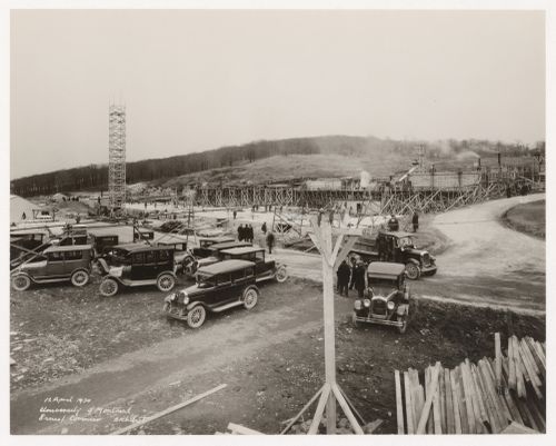 Vue du chantier de construction, Pavillon principal et campus, Université de Montréal, Montréal, Québec