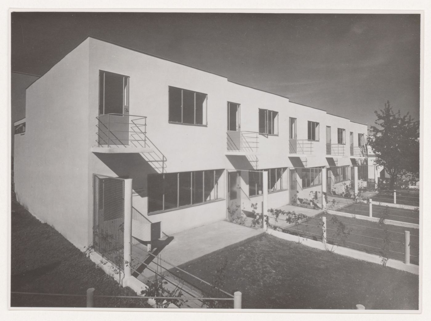 View of the rear façade of Houses 5, 6, 7, 8 and 9, Weissenhofsiedlung, Stuttgart, Germany