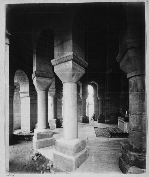 Side-view of Saint Peter's chapel, lower church, Basilica of Sacré-Coeur de Montmartre, Paris, France