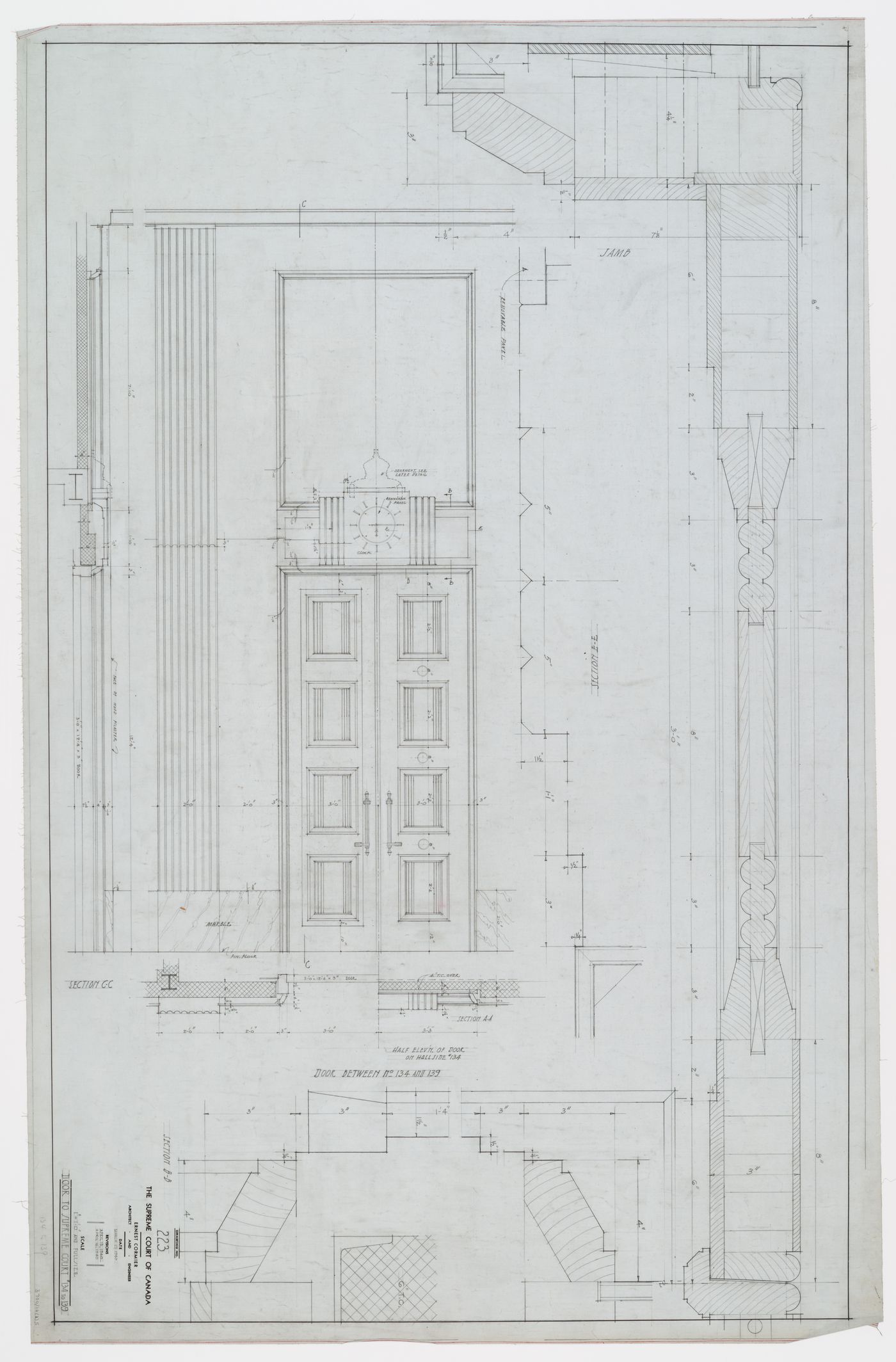 Détails de la porte principale, Cour suprême du Canada, Ottawa, Ontario, Canada (1937-1953, 1977)