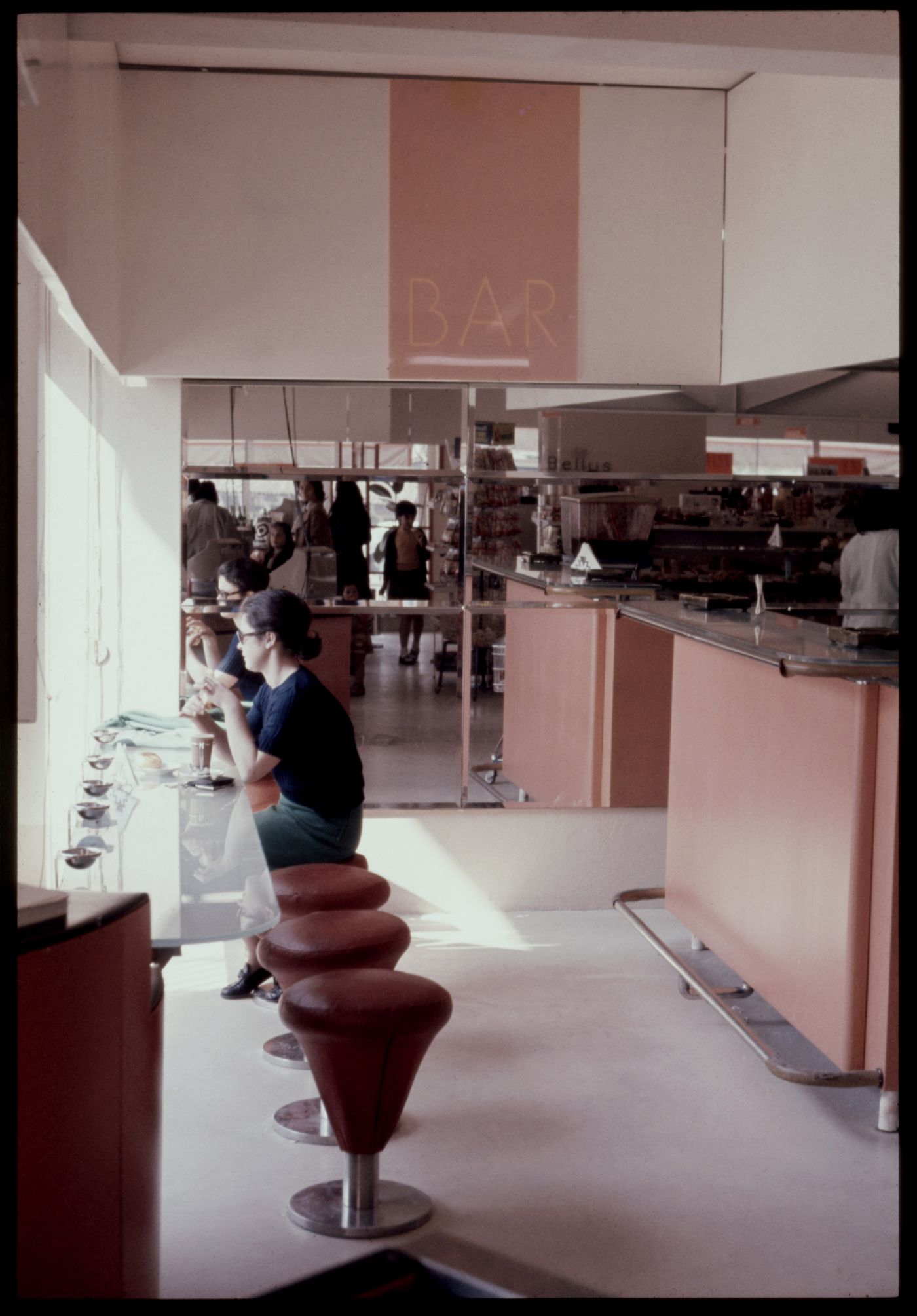 Interior view of bar of Cooperativa Unicoope Domus / Boavista, Porto, Portugal