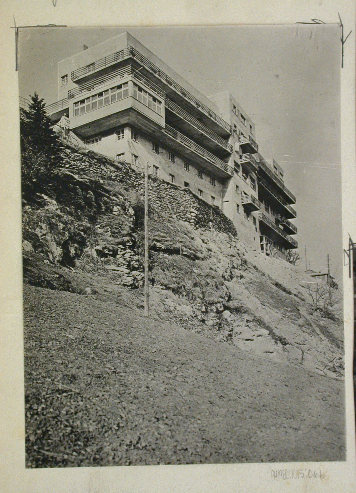 View of the Alpina, Hotel Eidelweiss, Mürren, Switzerland