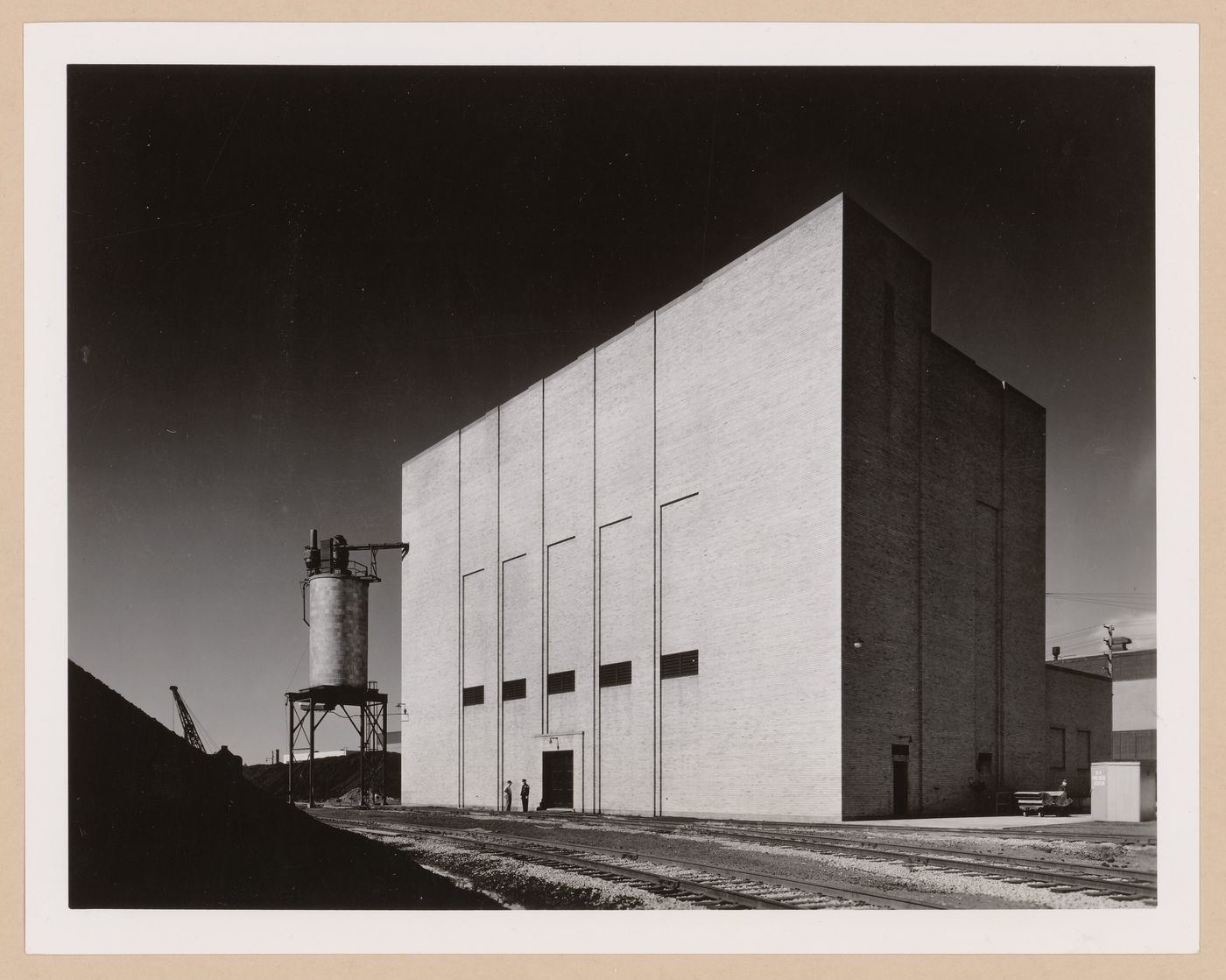 View of the principal and lateral façades of the Boiler House, General Motors Corporation Chevrolet division Automobile Assembly Plant, Saginaw, Michigan