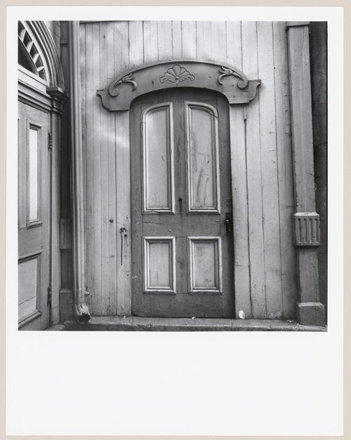 Porte avec boiseries, Vieux- Québec, Québec