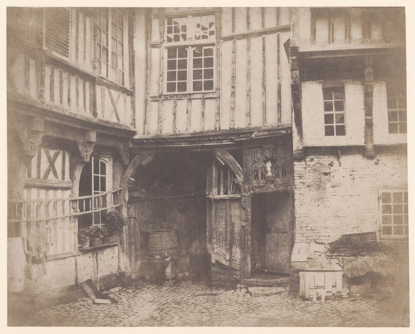 Maison de la rue de la Tannerie, exterior view from courtyard, Abbeville, France
