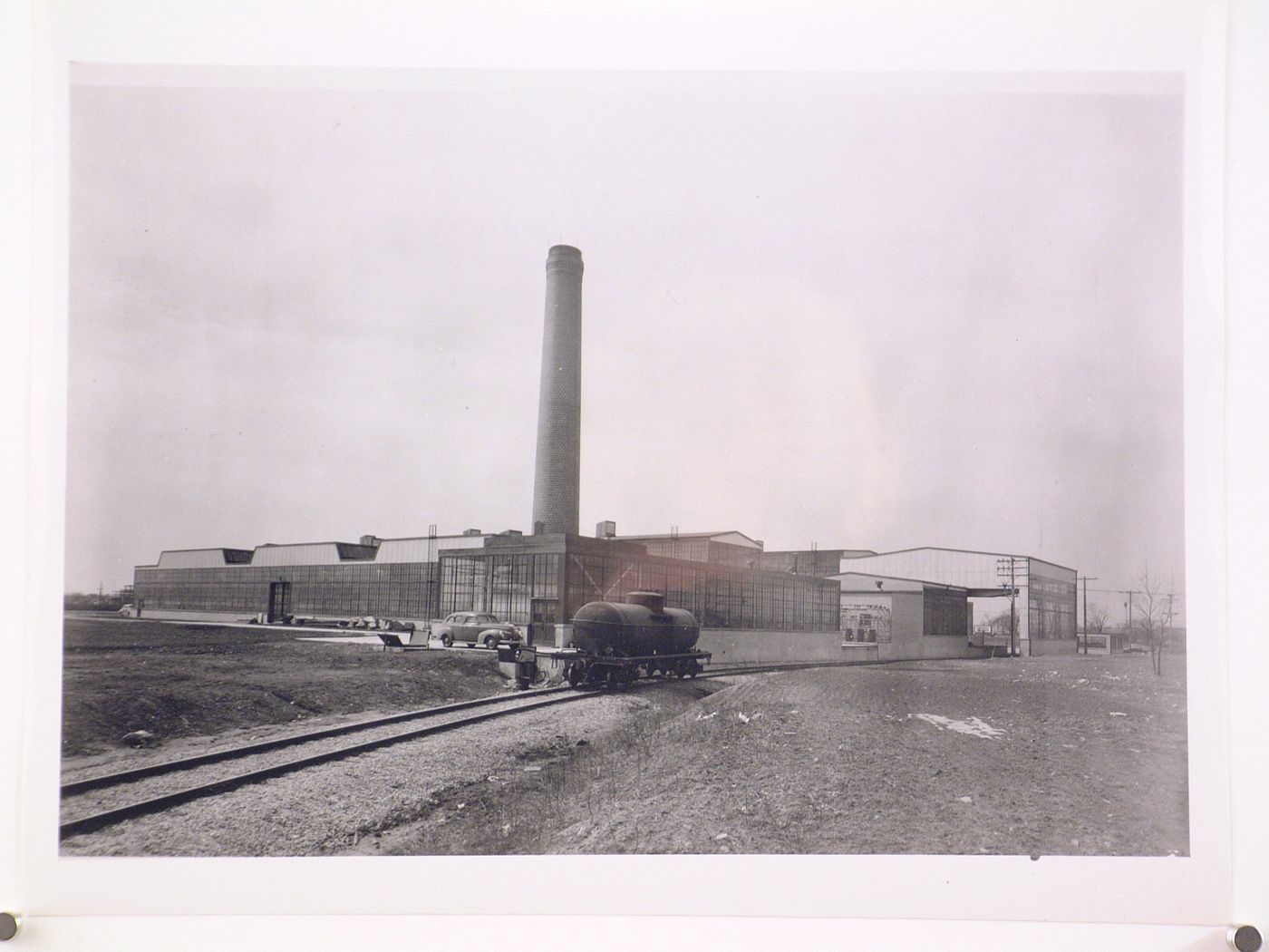 View of the principal [?] and lateral façades of the Manufacturing Building, City Machine and Tool Company Assembly Plant, Toledo, Ohio