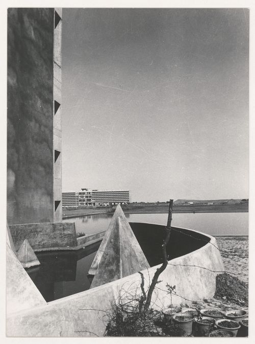 Partial view of the Secretariat from a High Court's water retention basin, Capitol Complex, Sector 1, Chandigarh, India