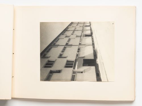 Exterior view of type A housing units, Hellerhof Housing Estate, Frankfurt am Main, Germany