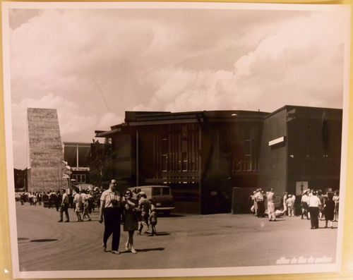 Partial view of an unidentified building wih the Vermont's Pavilion in background, Expo 67, Montréal, Québec