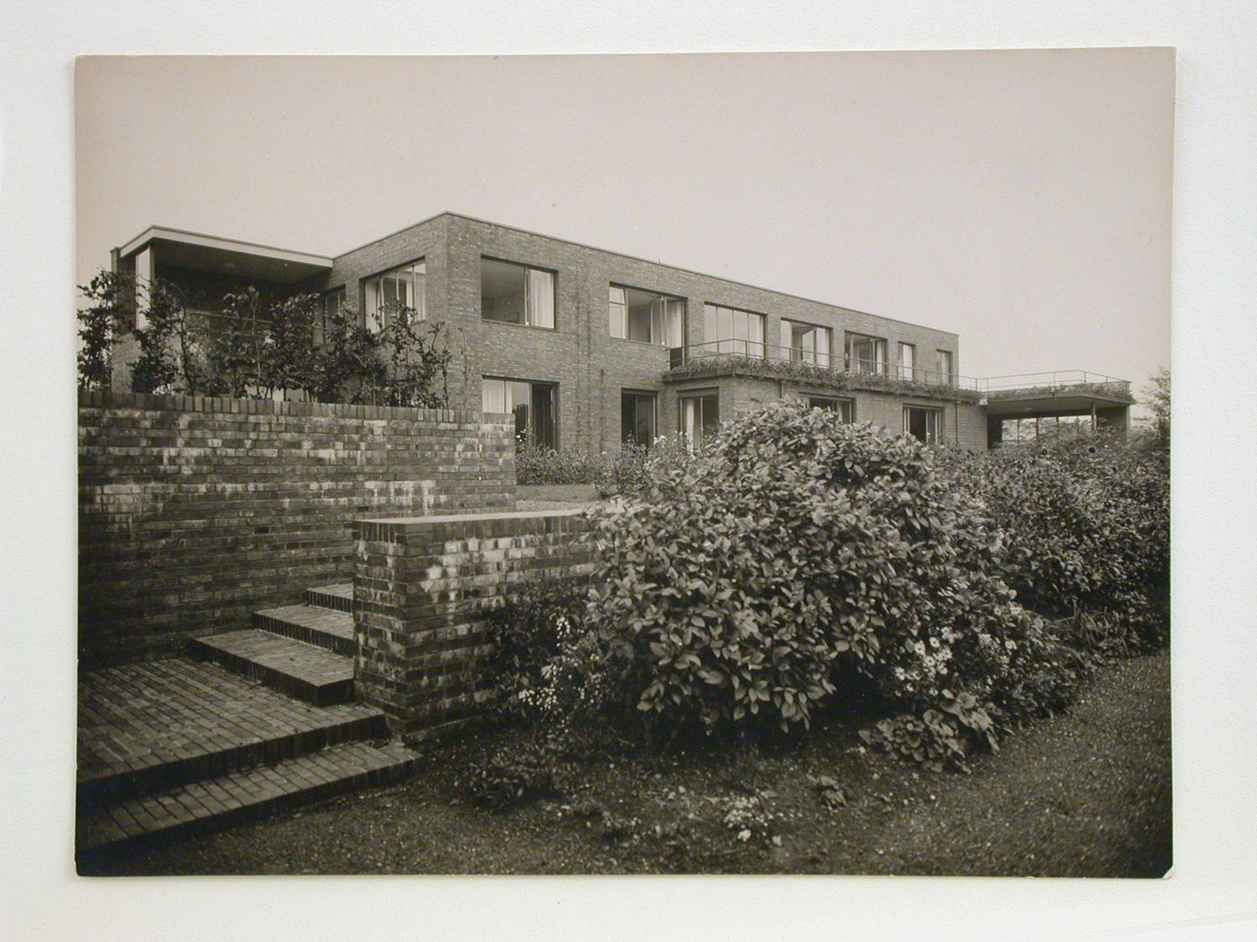 View of the rear façade of Esters House from the garden, Krefeld, Germany