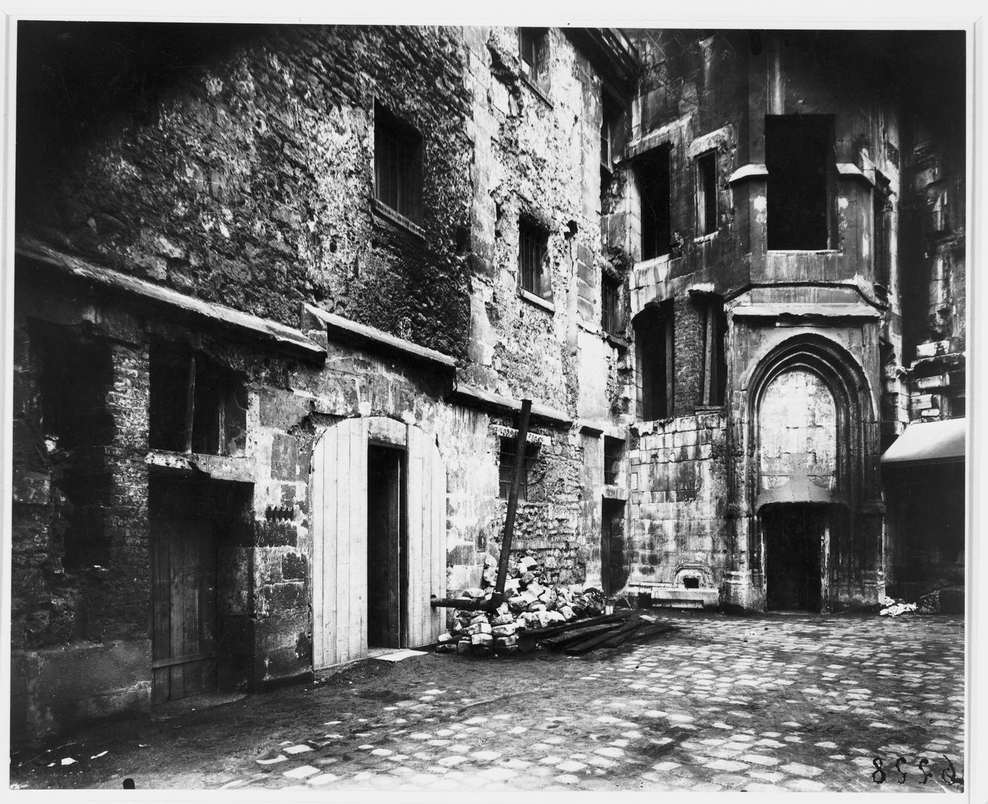 Courtyard of Hôtel de Sens, Paris, France