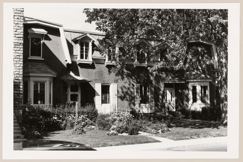 View of the principal façade of a semi-detached house, 339-343 Olivier Avenue, Westmount, Québec