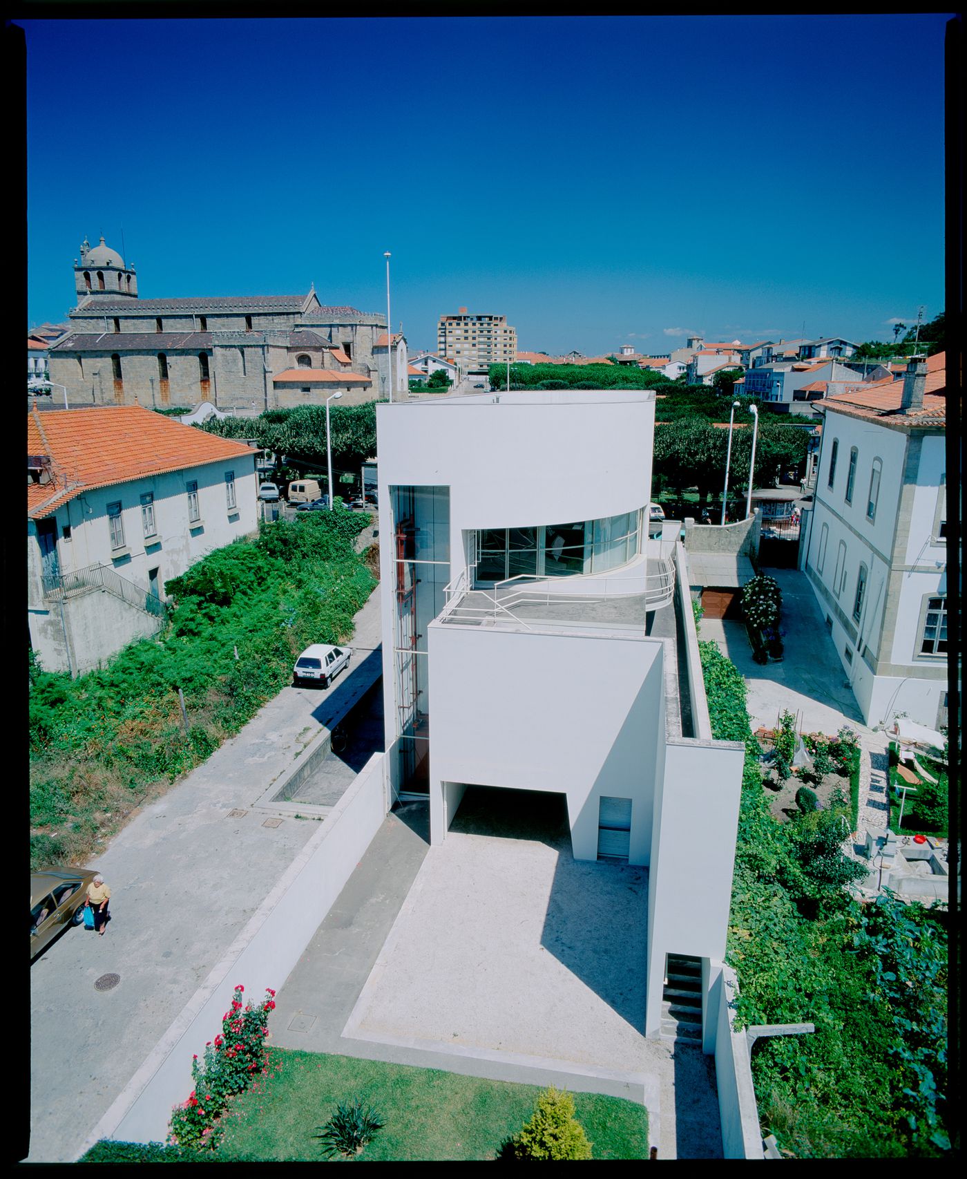 Rear view of Banco Borges & Irmão II [Borges & Irmão bank II], Vila do Conde, Portugal