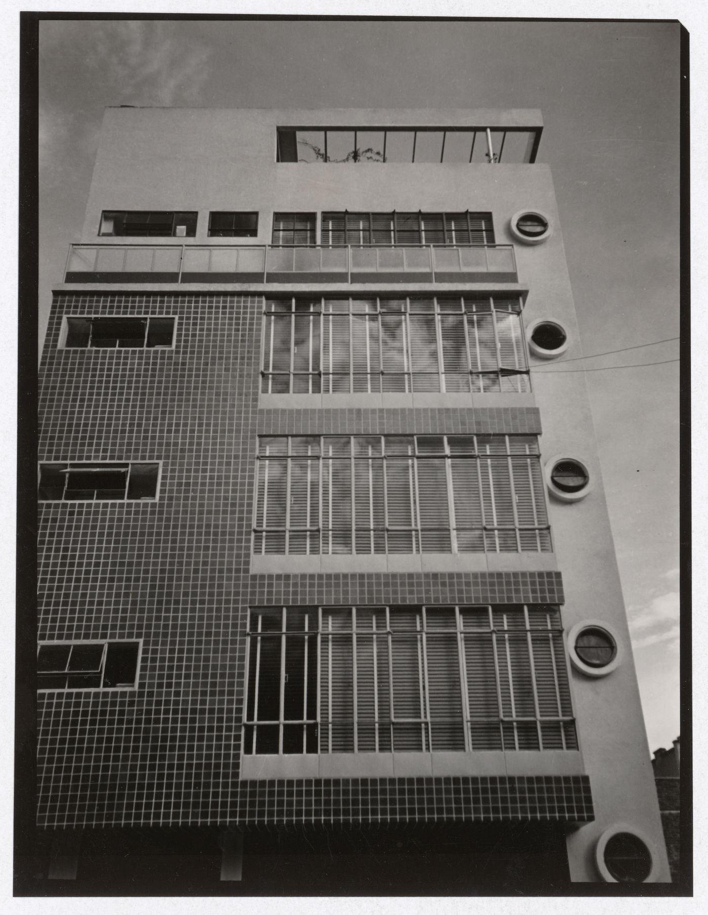 Apartment House Calle Estasburgo 60 by Enrique de la Mora and José Creixell, Estrasburgo St. 20, Mexico City, Mexico