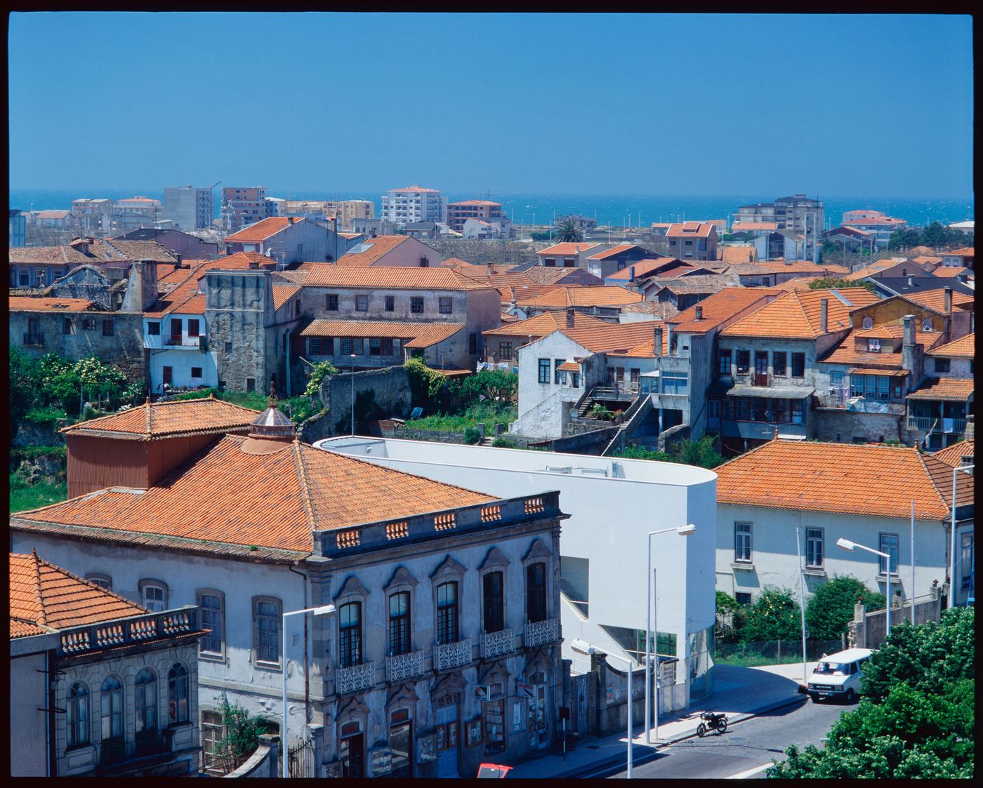 Aerial view of Banco Borges & Irmão II [Borges & Irmão bank II], Vila do Conde, Portugal