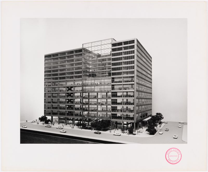 Bregman & Hamann (Peter Carter, architecte chargé de projet). Vue de maquette, Ontario Law Courts, Toronto, 1973-74