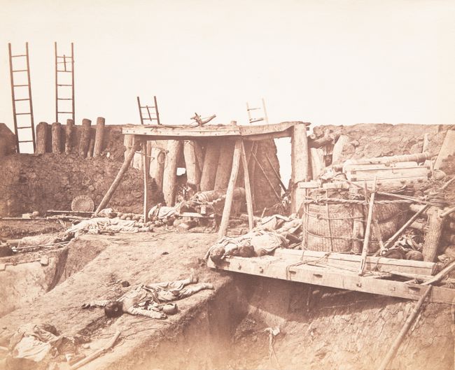 Vue partielle des ruines du fort de Upper North Taku, montrant des soldats morts, Taku (aujourd'hui Dagu)