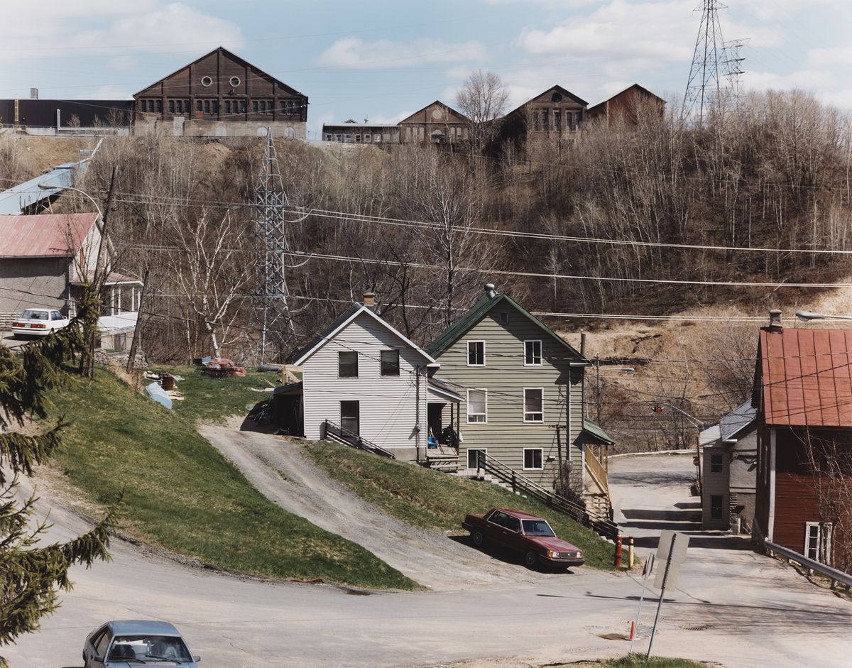 Gabor Szilasi. Houses in Baie-de-Shawinigan below the former Northern Aluminum Company smelter, looking southeast. 1995. 