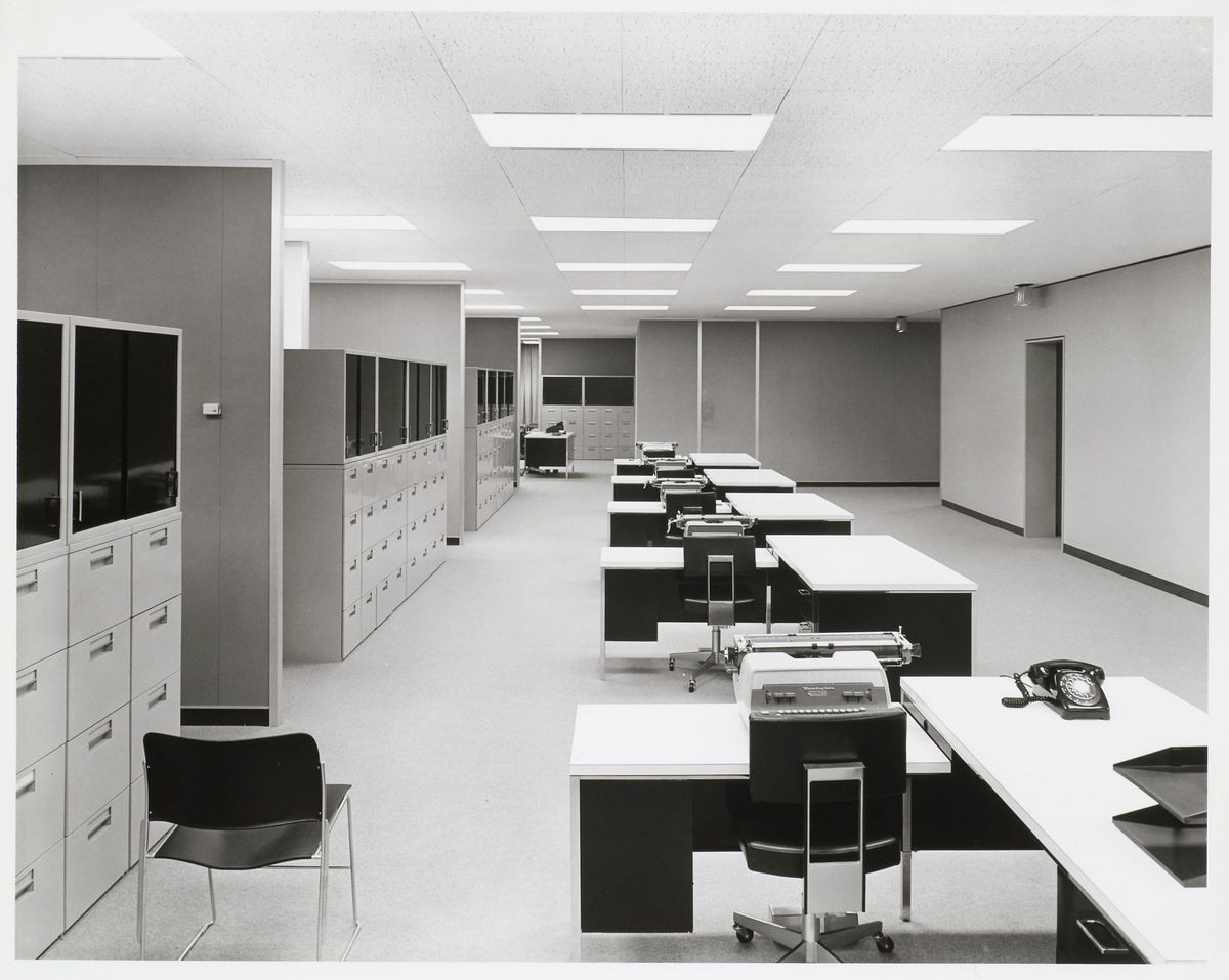 View of secretary pool in the North Carolina Mutual Life Insurance Building, Durham, North Carolina. Welton Becket and Associates, 1965.