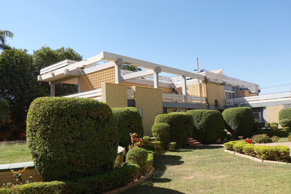 Abdel Moneim Mustafa, House for Al-Safi family, North Khartoum, 1967–69, photographed by Esra Akcan