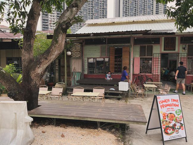 Little Giraffe Story House