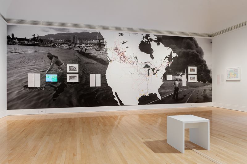 _Le temps presse : une contre-histoire environnementale du Canada moderne_. Vue d’installation, 2016