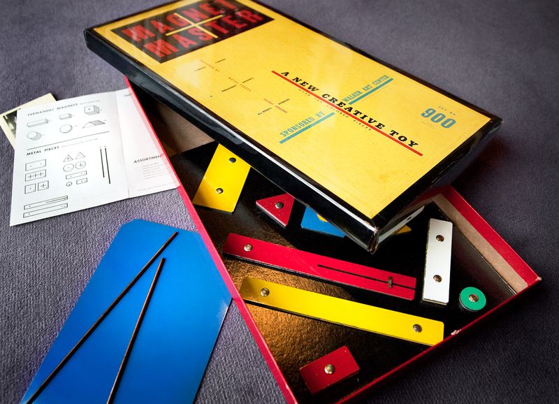 Magnet Master, a toy by Arthur A. Carrara, 1949