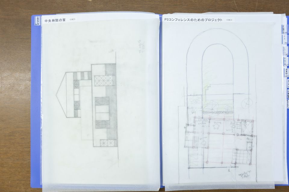 Toyo Ito & Associates, Architects, elevation of House in Chuo-Rinkan, 1979 (left), and plan of Project for P3, Tokyo, 1982 (right).