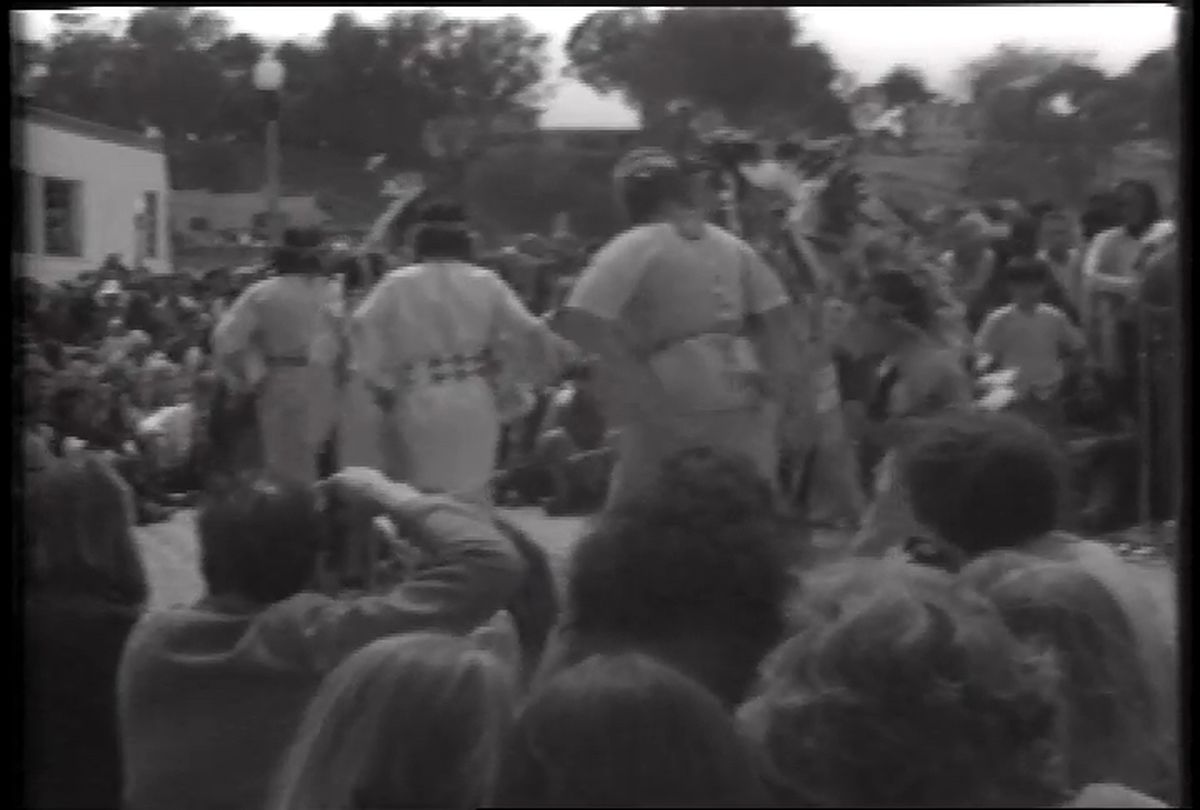 Images d'une production de Video Free America présentant Buffy SainteMarie, vers 1970